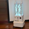 Carrello per disinfezione a lampada UV-C